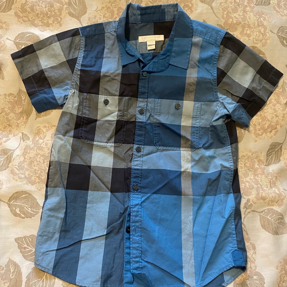 Burberry boys size 8Y classic check short sleeve button up shirt.